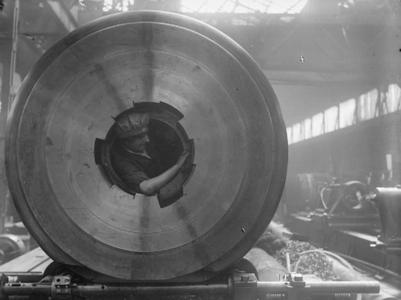 Name:  Female worker cleaning the rifling of a BL 15 in gun, Coventry Ordnance works, England, United K.jpg
Views: 577
Size:  49.1 KB