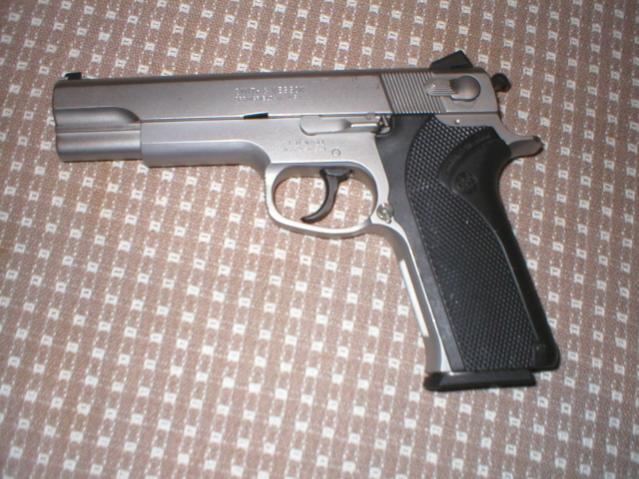 Name:  Smith & Wesson Model 4506.jpg
Views: 1117
Size:  55.5 KB
