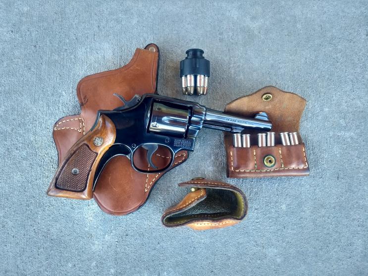 Name:  S&W Model 10 and Bureau Leather 3.jpg
Views: 1027
Size:  99.1 KB